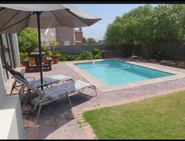 8 BEDROOM HOUSE FOR SALE IN MYBURGH PARK